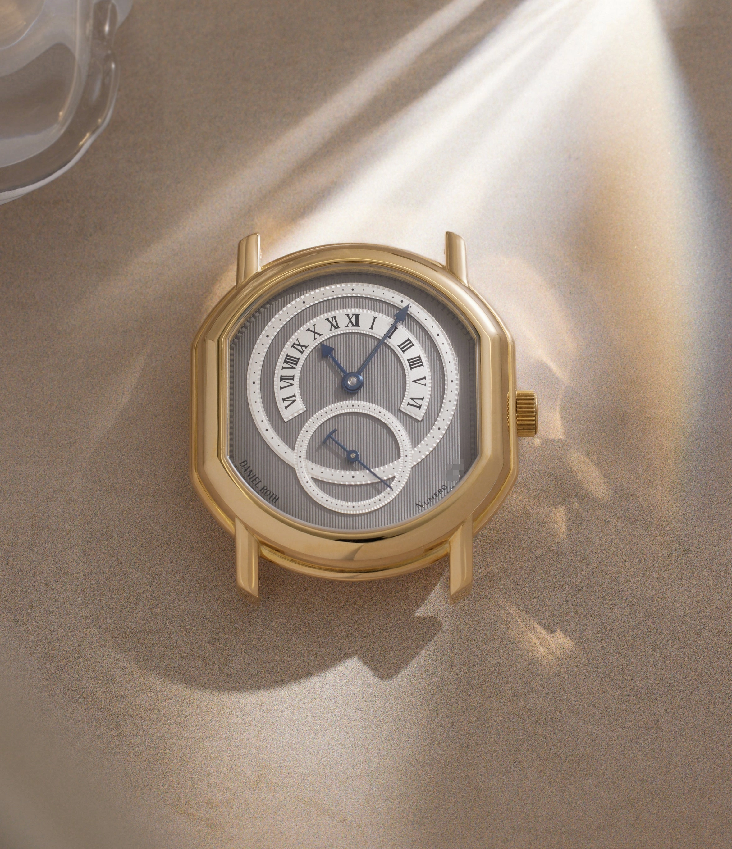 Retrograde 2127 | Yellow Gold