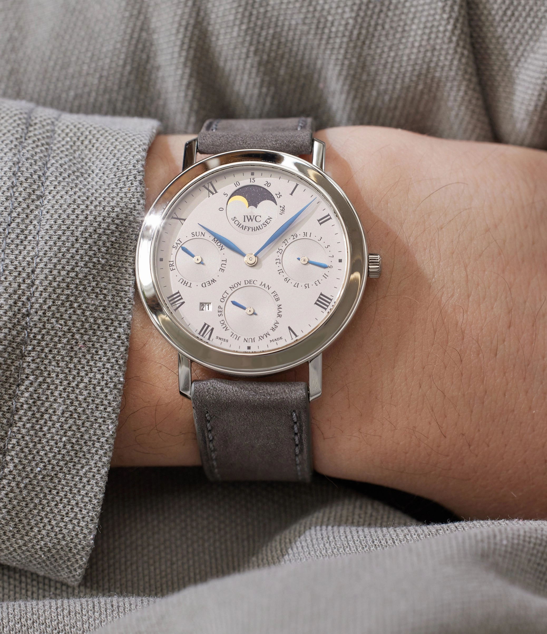 Romana Perpetual Calendar 2050 | Platinum