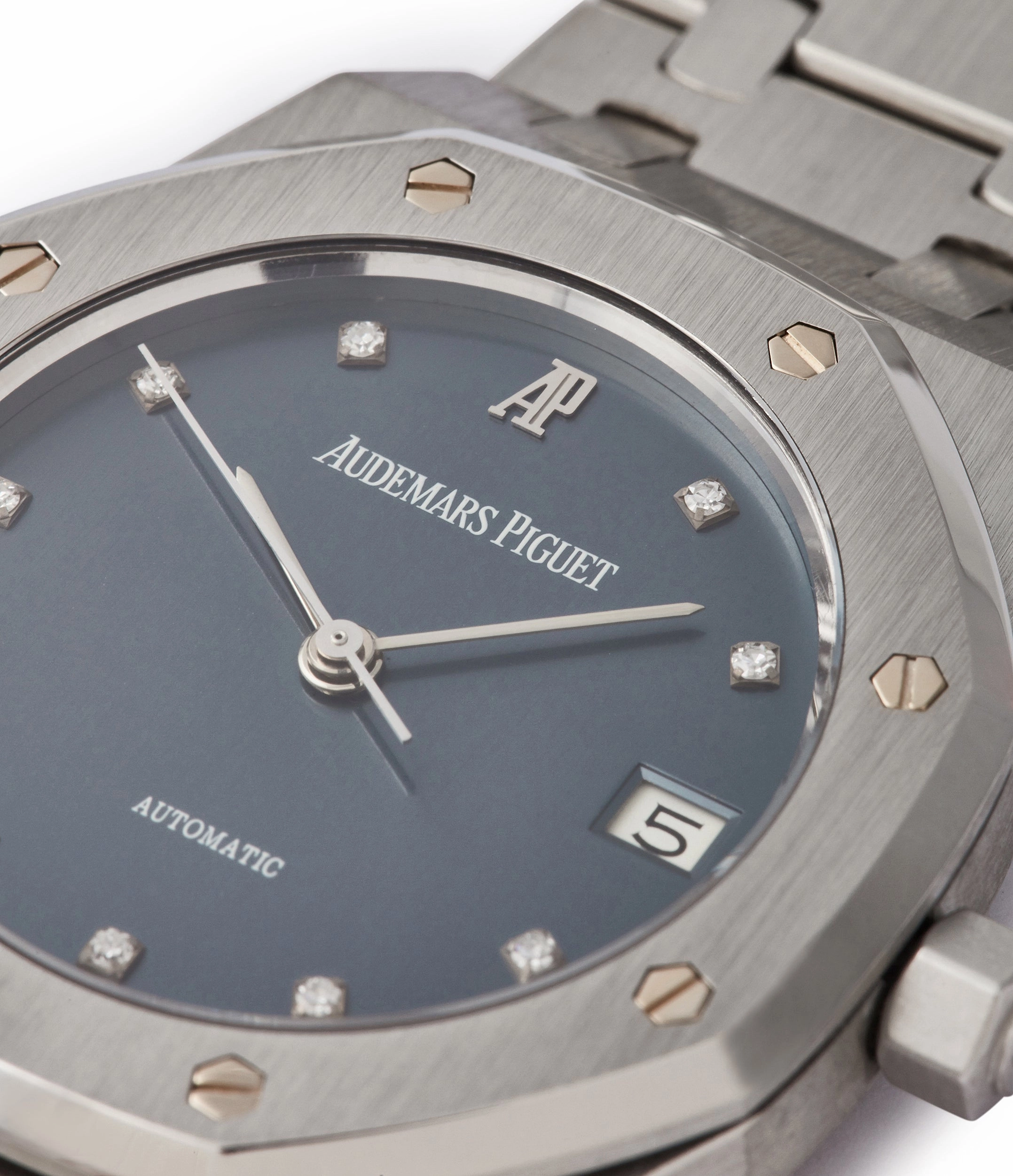 Royal Oak 14790PT | mid-size | platinum