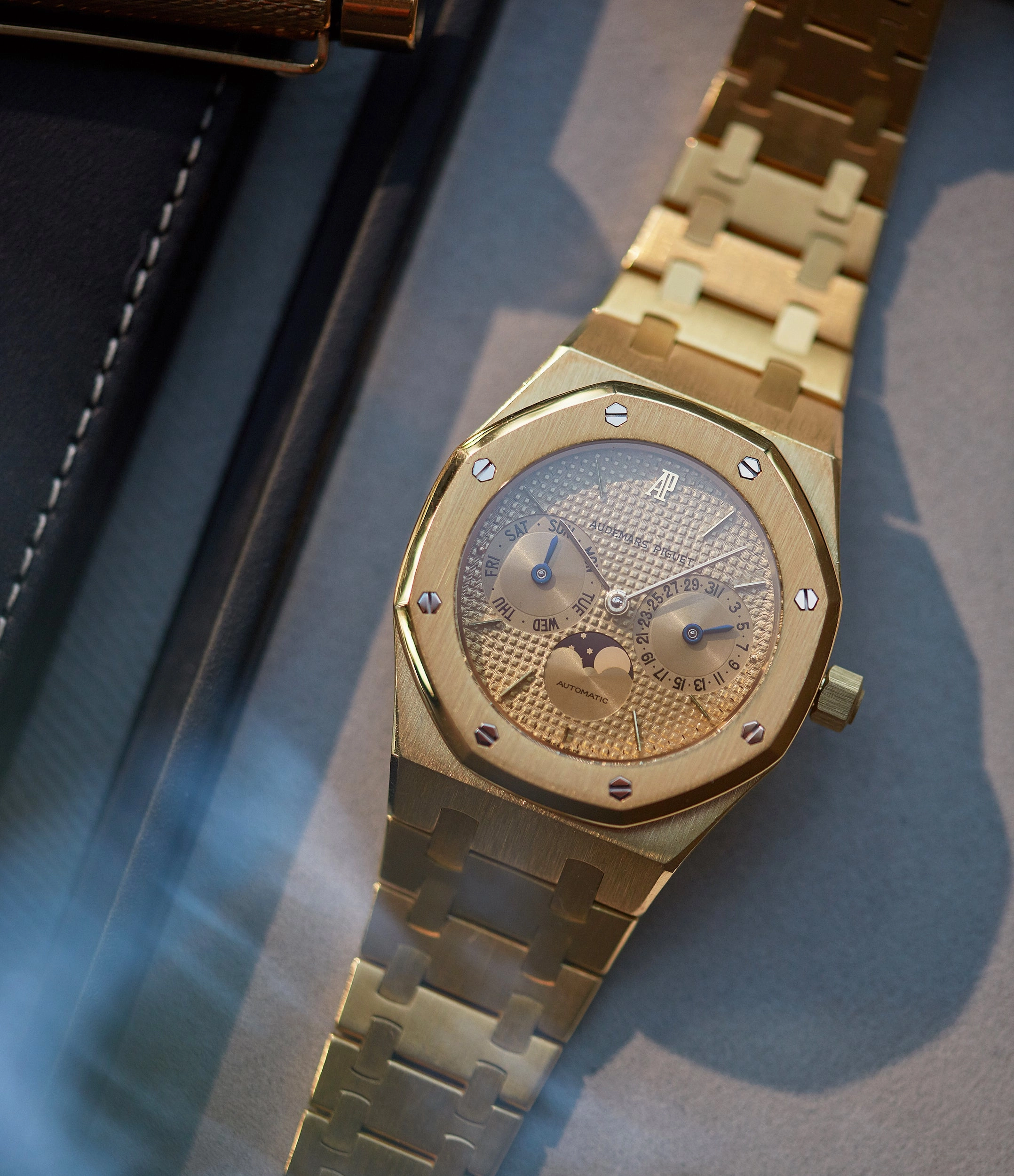 Royal Oak 25594BA | yellow gold