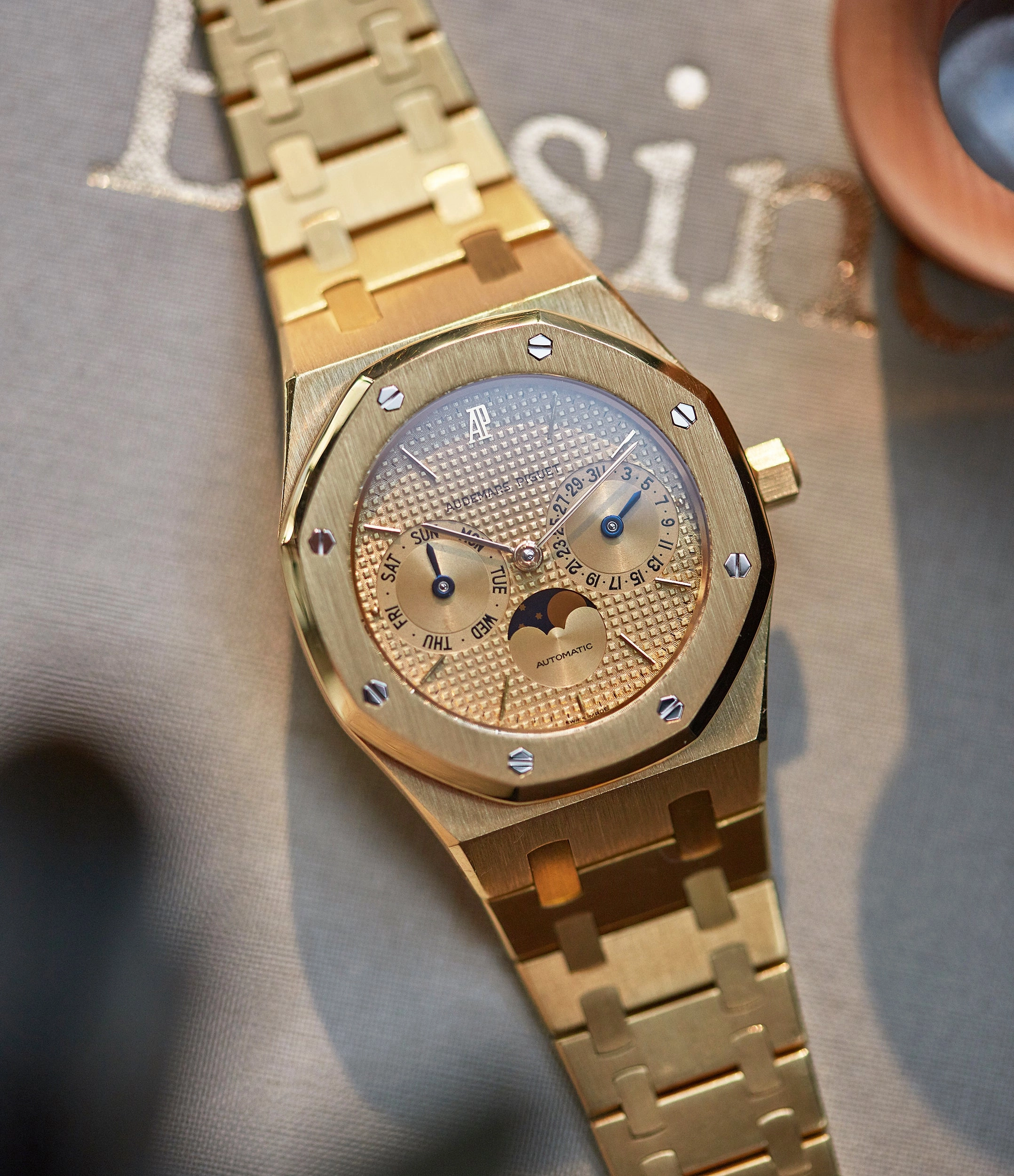 Royal Oak 25594BA | yellow gold