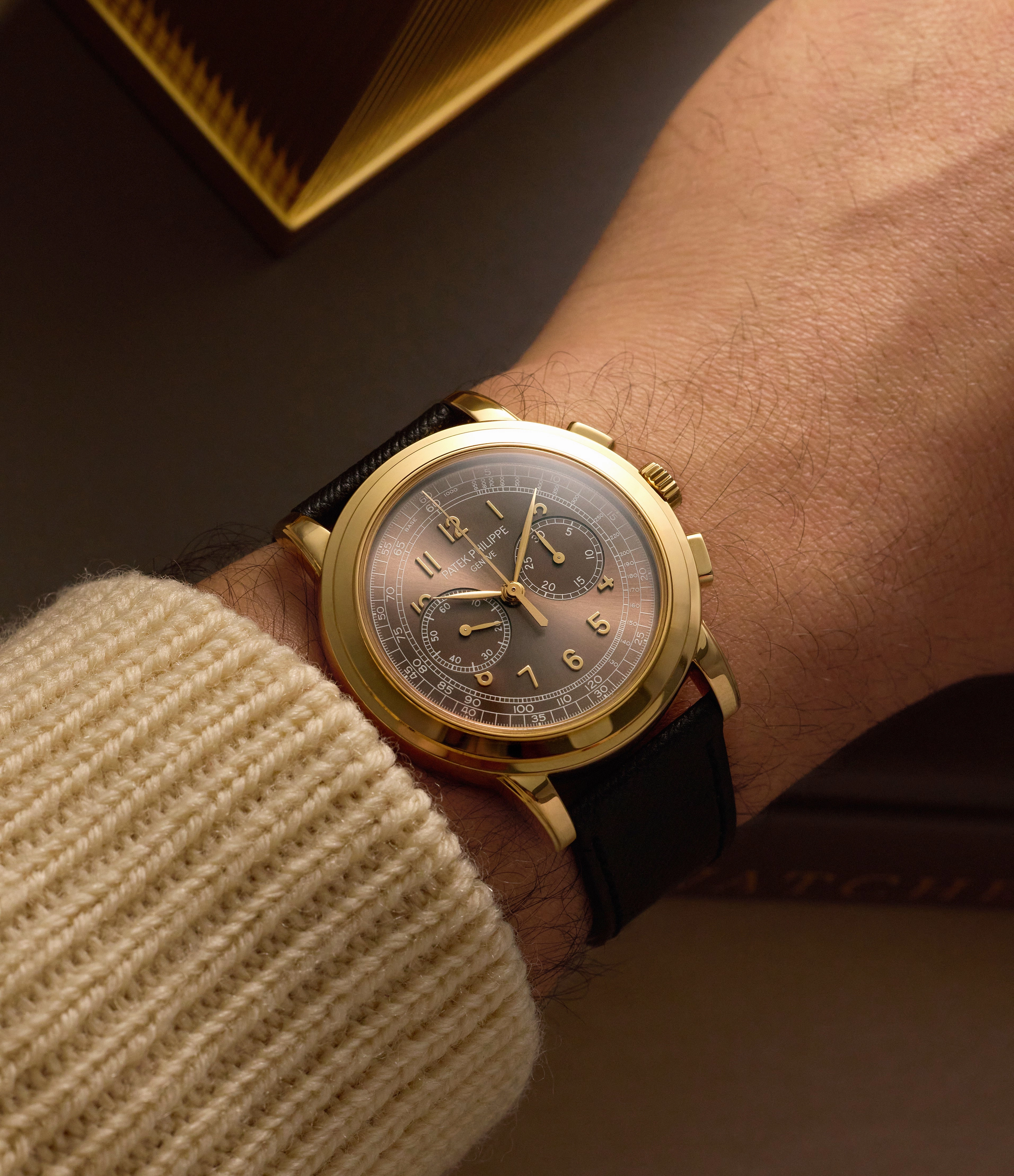 Saatchi Edition Chronograph | 5070J-012 | Yellow Gold