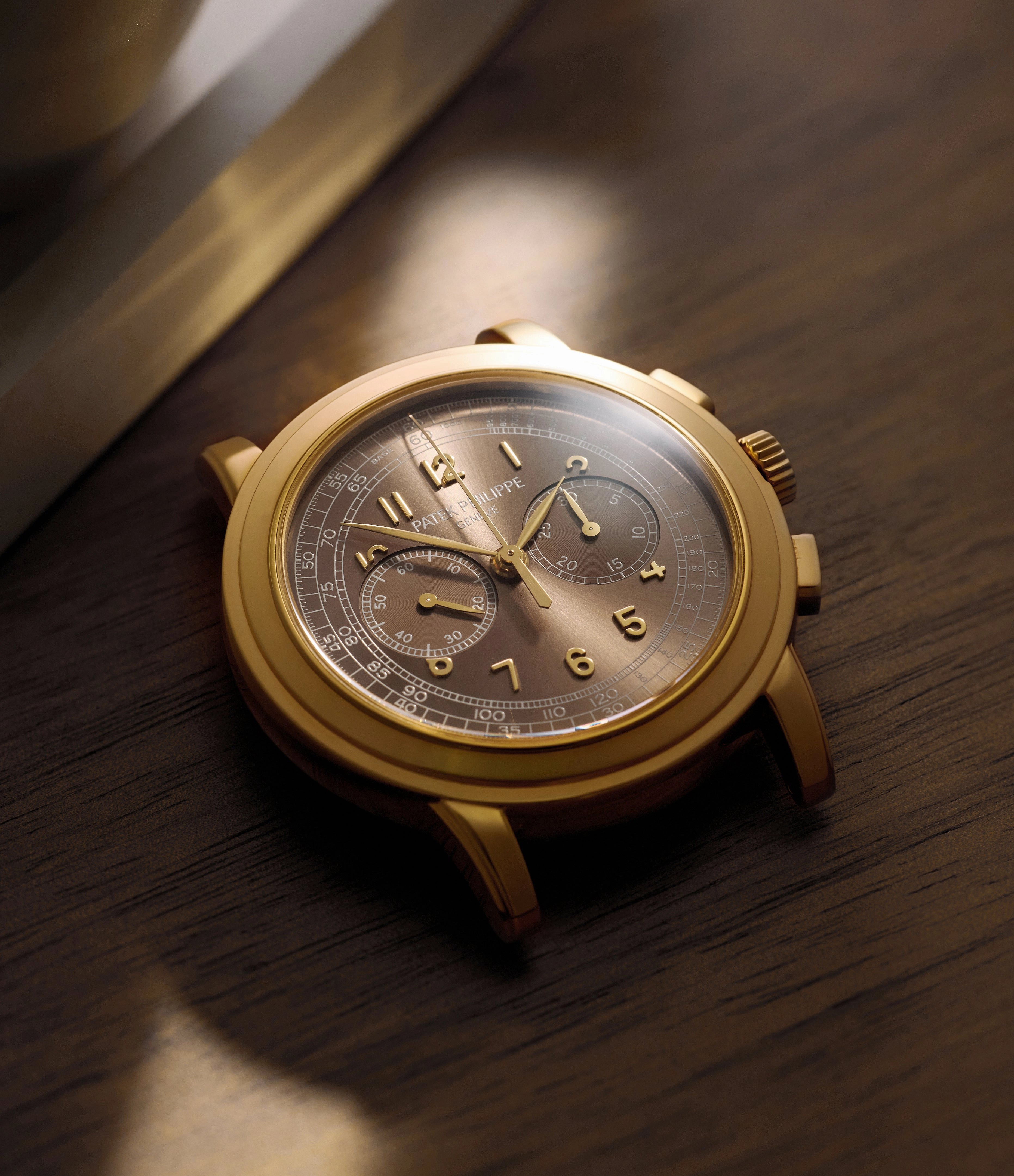 Saatchi Edition Chronograph | 5070J-012 | Yellow Gold