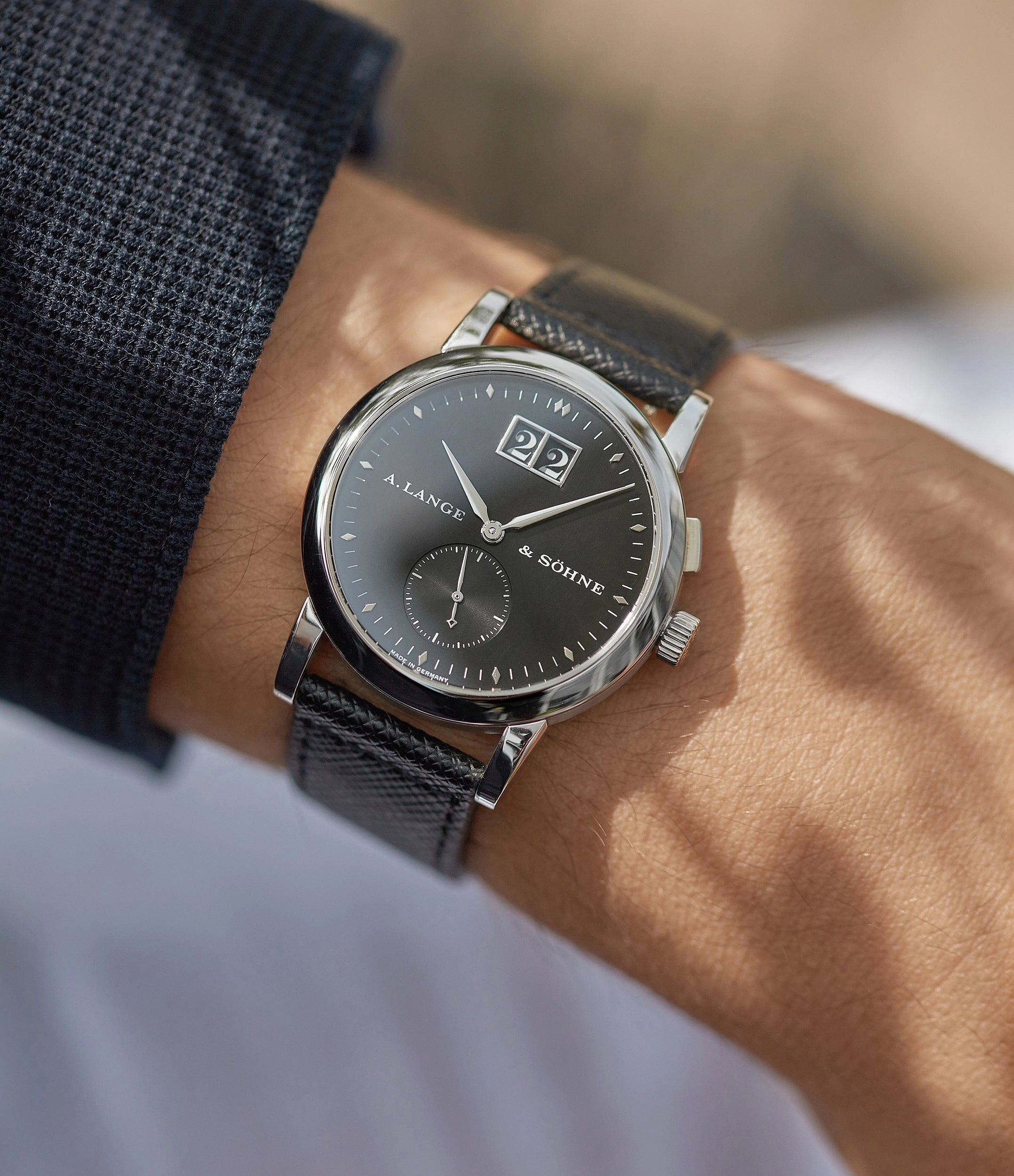 Saxonia | 'Darth' | Platinum