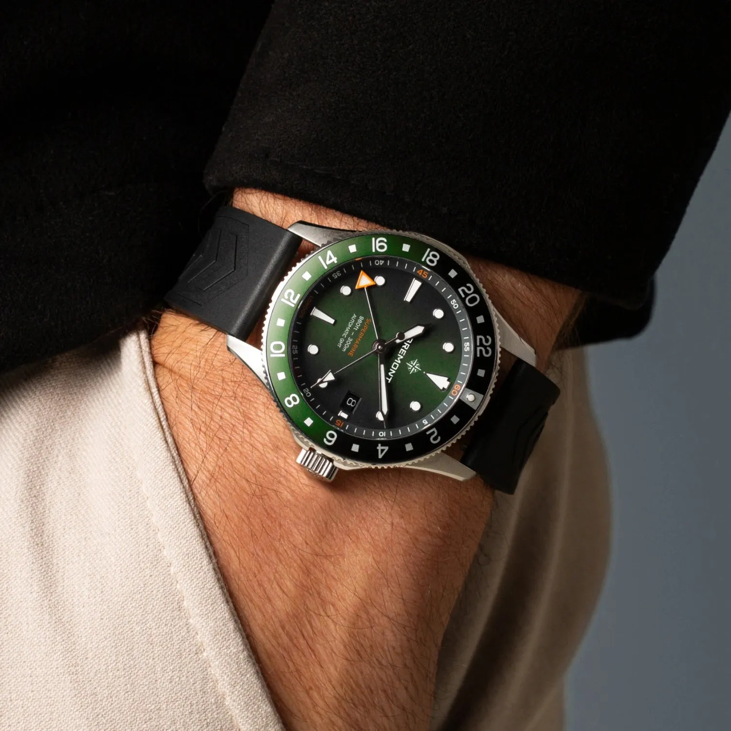 Supermarine 300M GMT, 'Tundra' Green