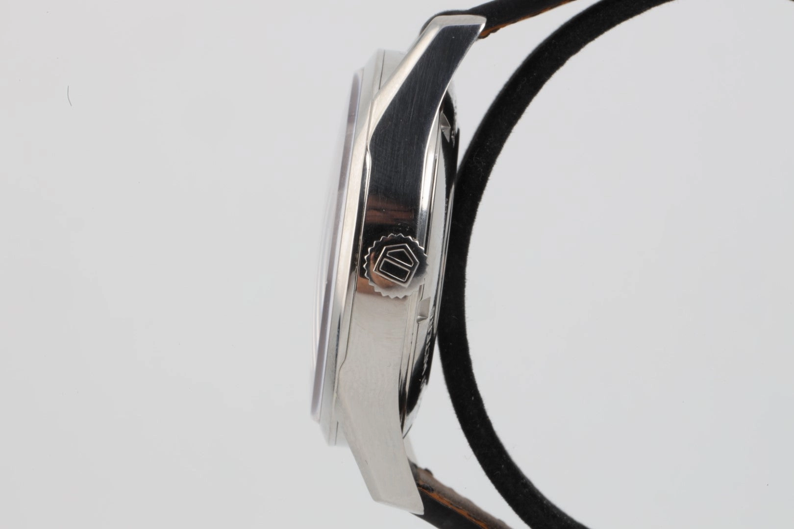 Tag Heuer Carrera YT211B Stainless Steel 39mm Men's Watch