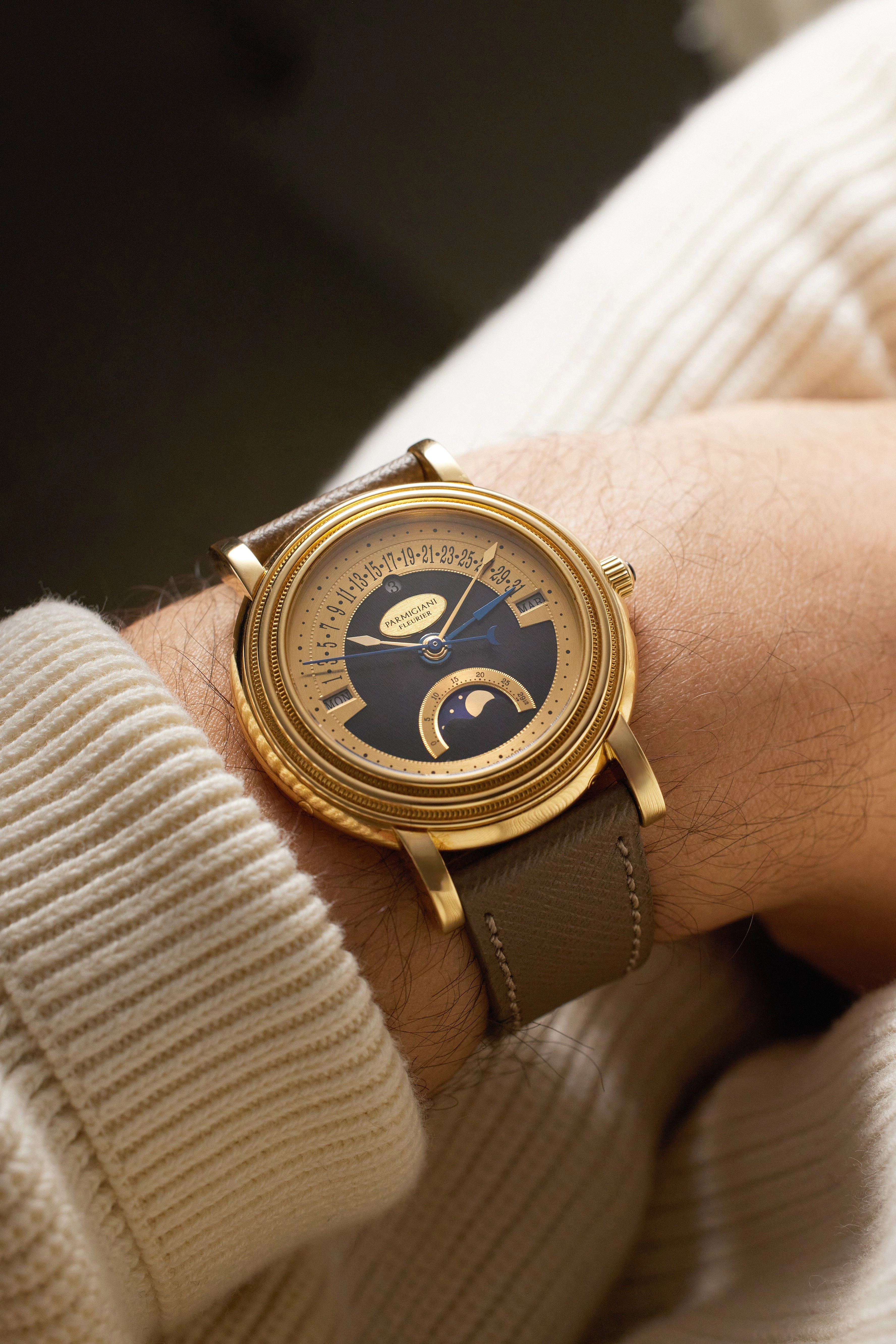 Toric Retrograde Perpetual Calendar | Yellow Gold