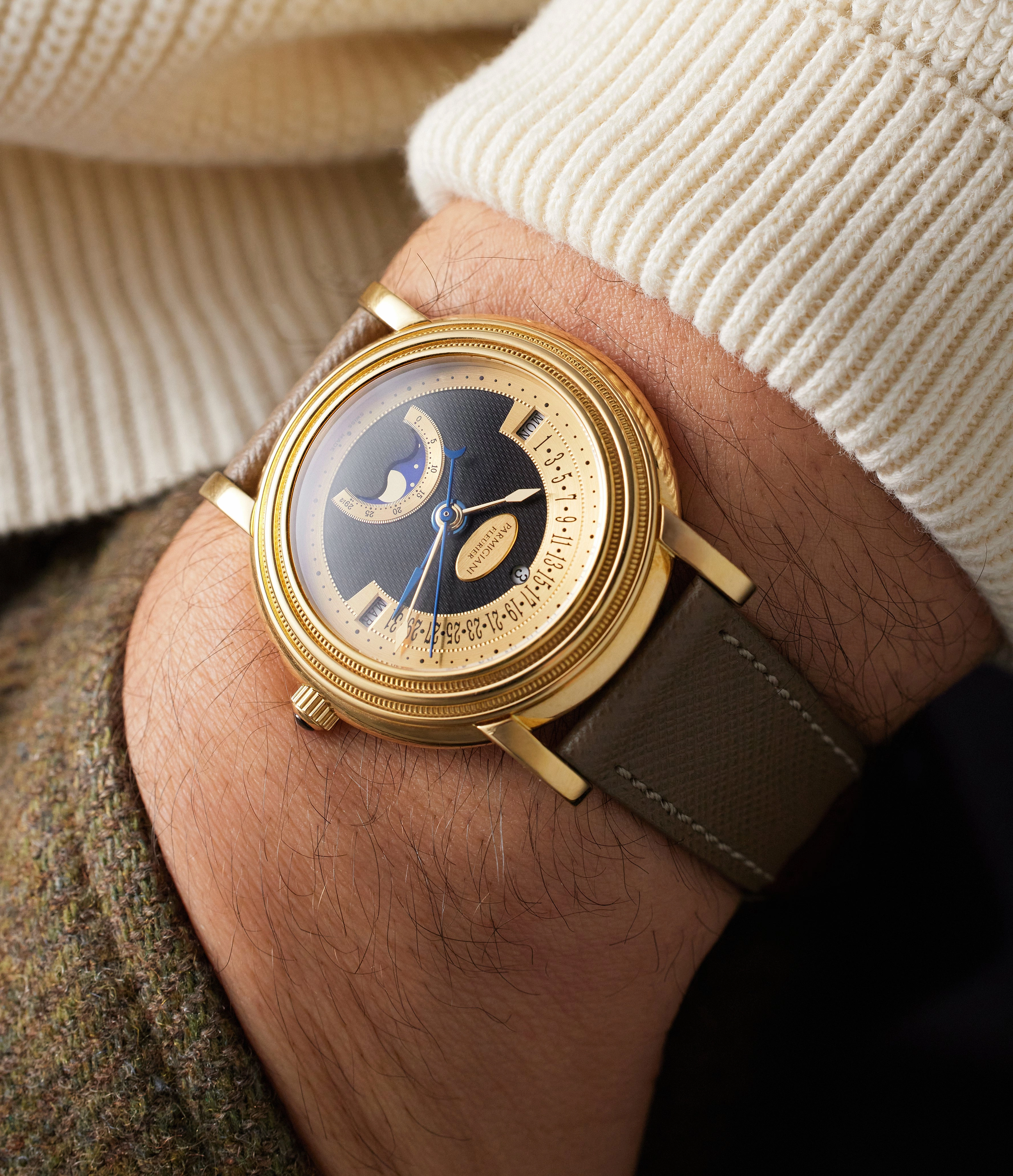 Toric Retrograde Perpetual Calendar | Yellow Gold