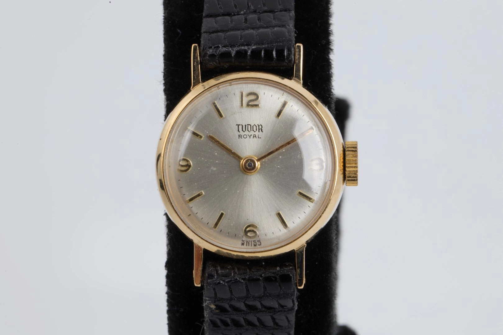 Tudor Royal 9K 18k Yellow Gold 18mm Ladies Watch