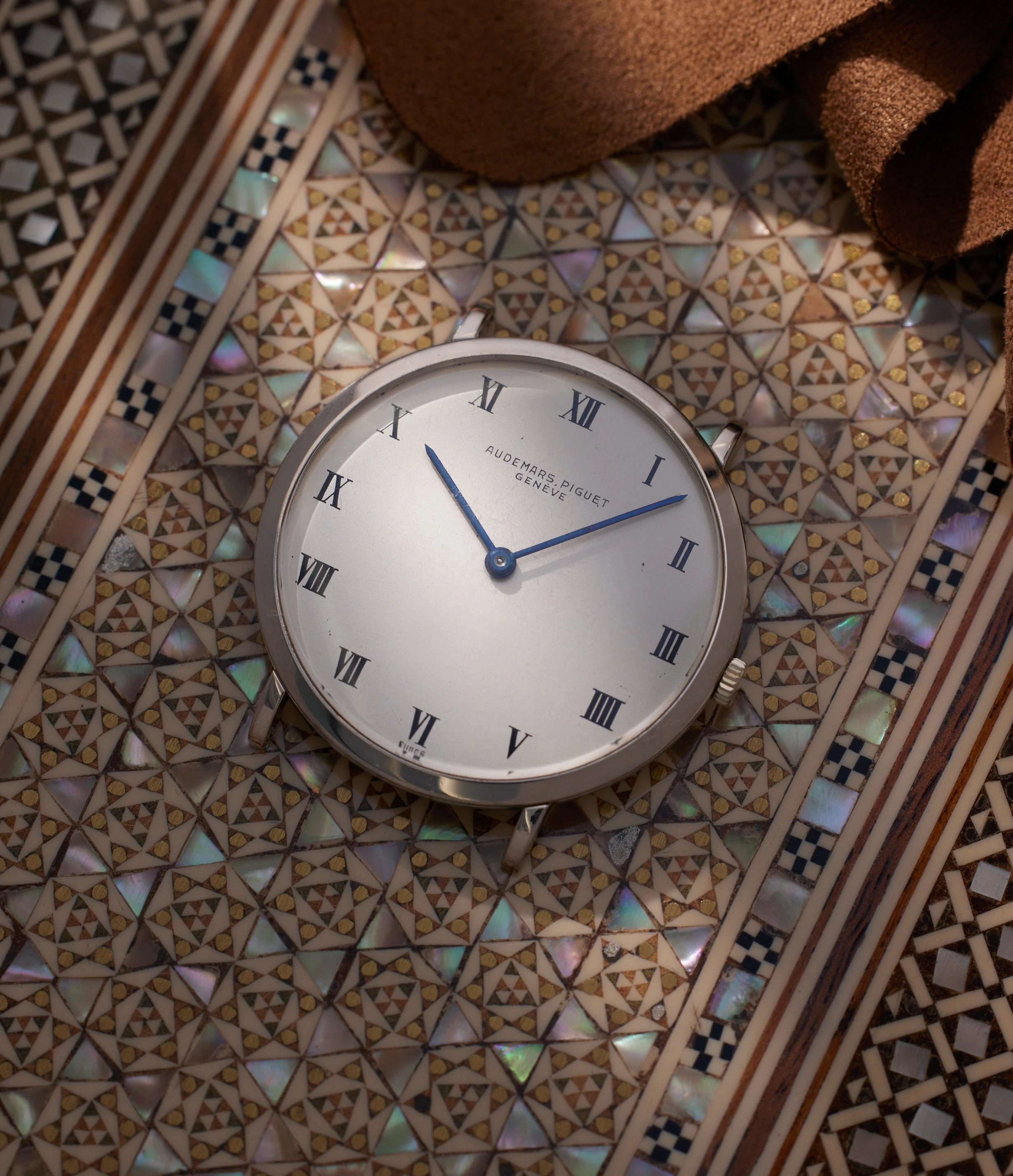 Ultra-thin Dress Watch | White Gold