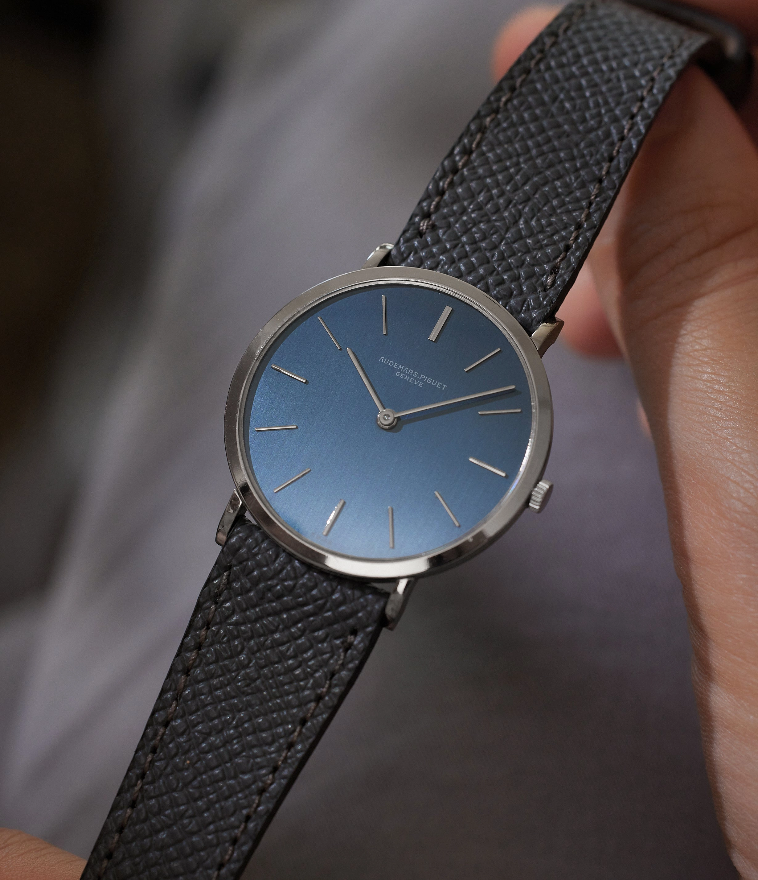 Ultra-thin Dress Watch | White Gold