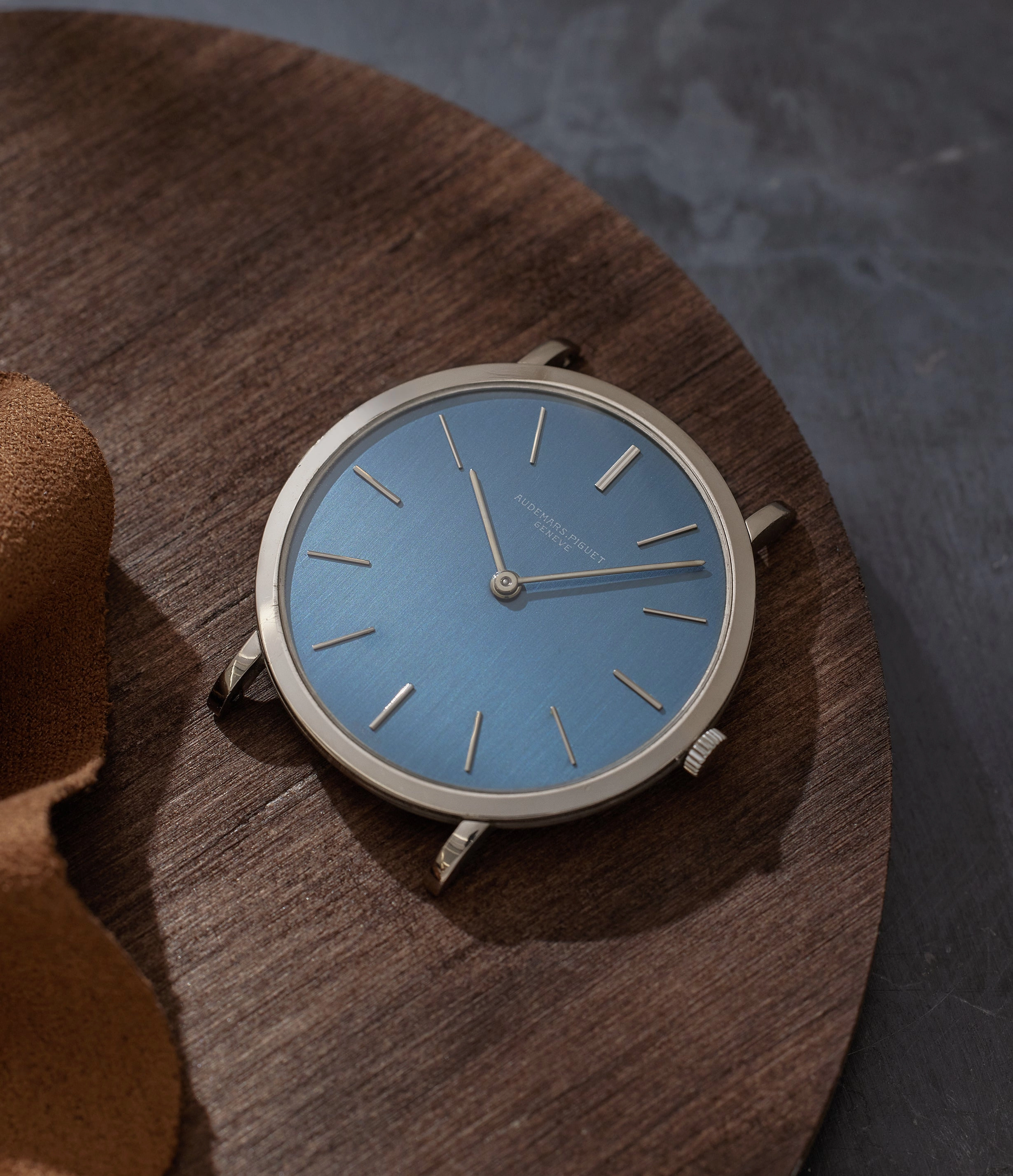 Ultra-thin Dress Watch | White Gold