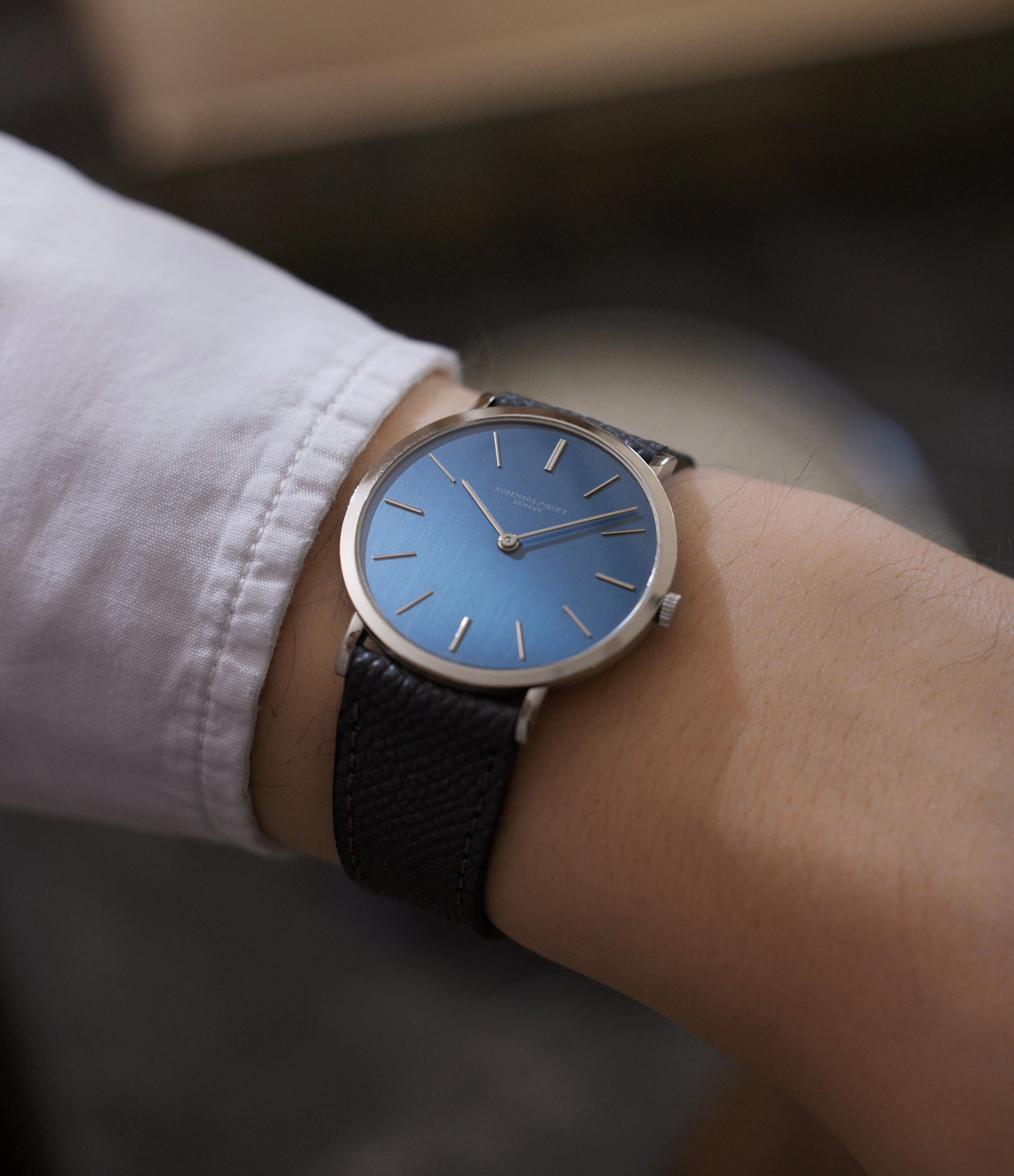Ultra-thin Dress Watch | White Gold