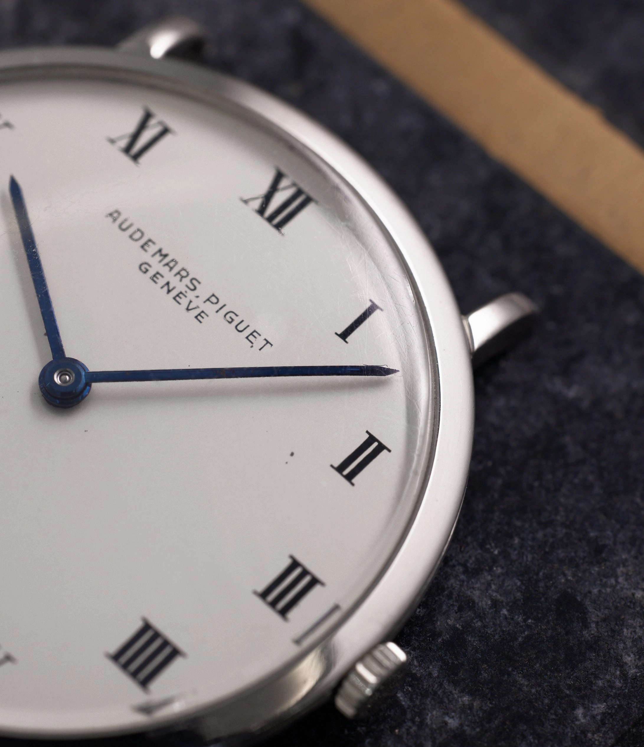 Ultra-thin Dress Watch | White Gold
