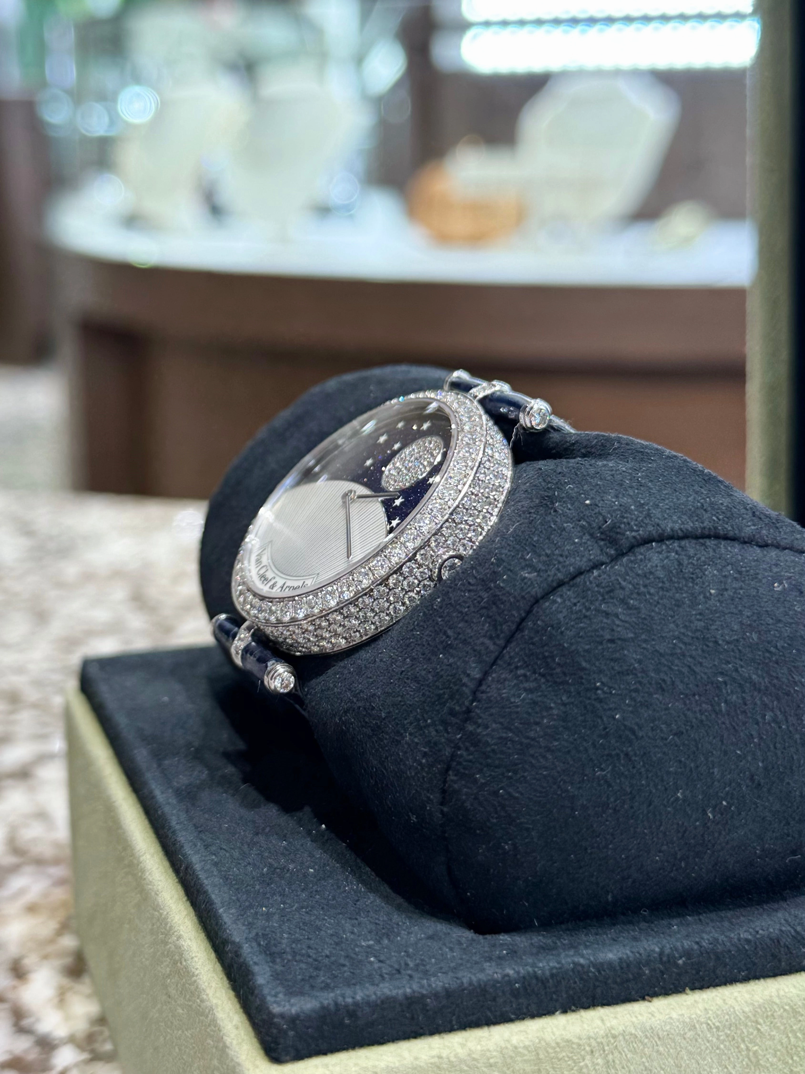 Van Cleef & Arpels Day and Night