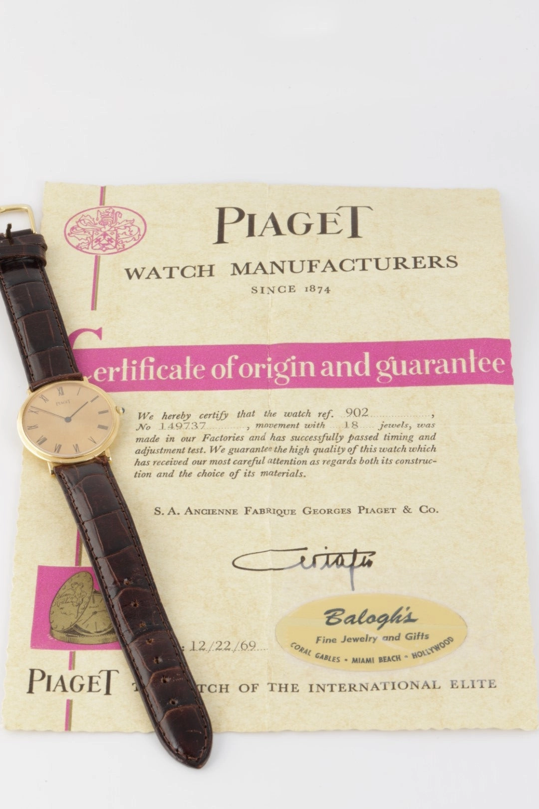 Vintage Classic Piaget 902 18K Yellow Gold (1969)